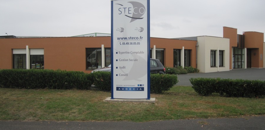 Totem lumineux face diffusante décor impression numérique